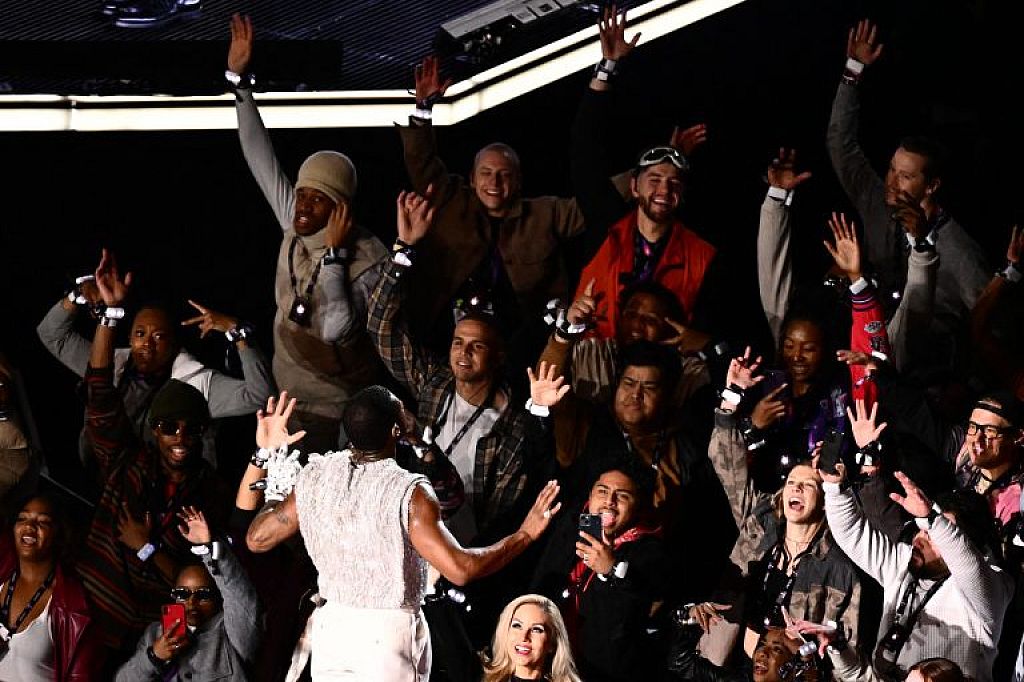 AMFOOT-SUPERBOWL-CHIEFS-49ERS-ENTERTAINMENT-HALFTIME-MUSIC-USHER
 © APA