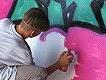 Jugendlicher beim Graffiti sprayen &copy Bilderbox