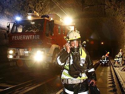 Feuerwehrübung,Arlberg,Strassen-Eisenbahntunnel,