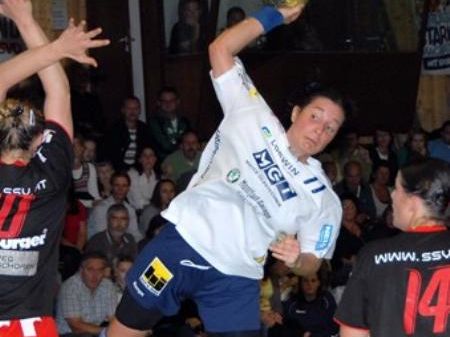 Adrienn Öri ist neue Torjägerin bei Feldkirchs Handballerinnen. Adrienn Öri ist neue Torjägerin bei Feldkirchs Handballerinnen.