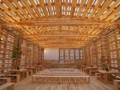 Bretterstapel- und Palettenhaus Bretterstapel- und Palettenhaus