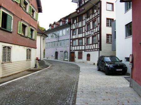 Die alte neue Liechtensteinerstraße im Ortsteil Heiligkreuz.