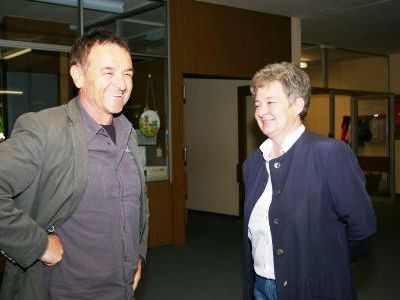 Doris Amann (re.), selbst ursprünglich Pädagogin an der Hauptschule, sieht die Veränderungen als großen Gewinn für Schüler und Lehrer Doris Amann (re.), selbst ursprünglich Pädagogin an der Hauptschule, sieht die Veränderungen als großen Gewinn für Schüler und Lehrer