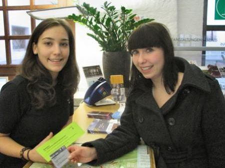 Am 8. Dezember werden Busfahrer mit einem Getränk am Weihnachtsmarkt belohnt. Am 8. Dezember werden Busfahrer mit einem Getränk am Weihnachtsmarkt belohnt.