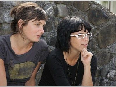 Trixi Schwärzler und Silke Moosbrugger leiten das Theaterprojekt. Trixi Schwärzler und Silke Moosbrugger leiten das Theaterprojekt.