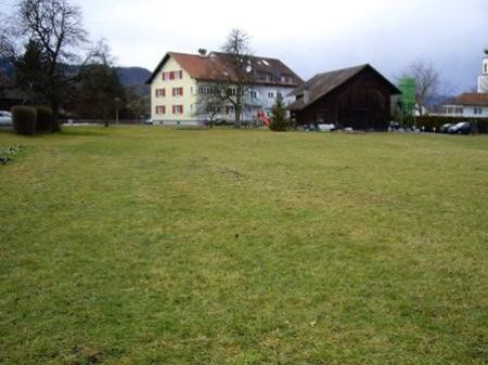 Hier soll das neue Dorfzentrum mit Feuerwehrhaus entstehen. Hier soll das neue Dorfzentrum mit Feuerwehrhaus entstehen.