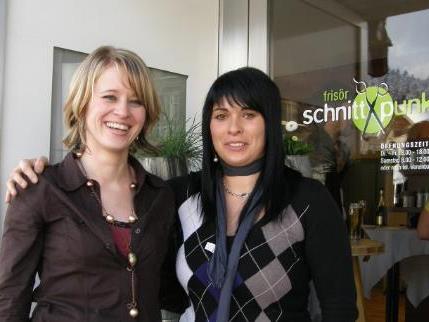 Dolores Knünz (li.) mit ihrer Mitarbeiterin Alexandra Schneider.