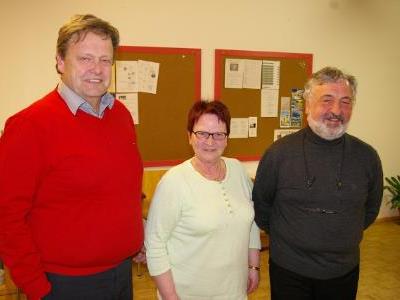 Lebenshilfe-Geschäftsführer Dr. Heinz Werner Blum (links) mit Maria Ellerkamp und dem neuen Obmann der Region Leiblachtal, Paul Margreitter.