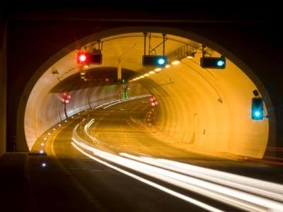 Verkehrsentlastung in den Hofsteig-Gemeinden: Die meisten Kraftfahrzeuge nutzen einen Monat nach Eröffnung den Achraintunnel.