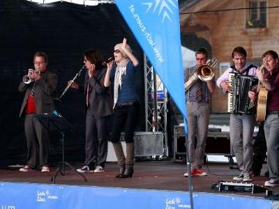 Die Global Kryner on Stage. Die Global Kryner on Stage.