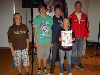 Die Finalteilnehmer der Mittelschule Nenzing: A. Zerlauth, D. Nigsch, S. Wagner, J. Bickel, L.Waldhart (v.l.). Die Finalteilnehmer der Mittelschule Nenzing: A. Zerlauth, D. Nigsch, S. Wagner, J. Bickel, L.Waldhart (v.l.).