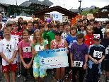 Die Schüler der HS Kleinwalsertal erliefen 1250 Euro für die "Aktion Lebensfroh". Die Schüler der HS Kleinwalsertal erliefen 1250 Euro für die "Aktion Lebensfroh".