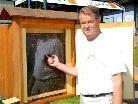 Organisator und Obmann des BZV Altach, Leo Schuster, freut sich über einen gelungenen Bienenmarkt.