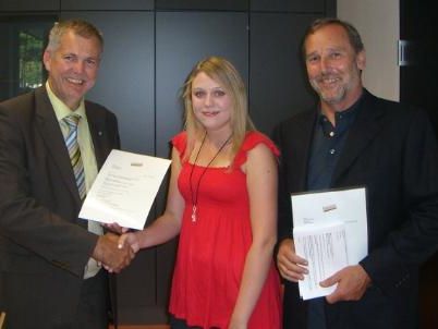 (vlnr: EV-Obmann Dir. Robert Sturn, Paloma Pikus, Dir. Klemens Voit) (vlnr: EV-Obmann Dir. Robert Sturn, Paloma Pikus, Dir. Klemens Voit)