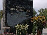 Abschied vom "Champ" am Grab von Edip Sekowitsch in Wien