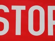 Stopptafel missachtet - Radler landet im Krankenhaus Stopptafel missachtet - Radler landet im Krankenhaus