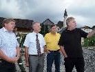 Landeshauptmann Sausgruber wurde über die Bauprojekte in Röns informiert. Landeshauptmann Sausgruber wurde über die Bauprojekte in Röns informiert.