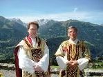 Pfarrer Dr. Christian Schulz (l.) mit Diakon Rudolf Sagmeister bei der Verabschiedung am Bartholomäberg. (Foto: Gemeinde Bartholomäberg)