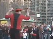 Abraham Thill im Einsatz am Wiener Stephansplatz Abraham Thill im Einsatz am Wiener Stephansplatz