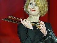 Birgit Minichmayr räumte bei der Nestroy-Gala ab Birgit Minichmayr räumte bei der Nestroy-Gala ab