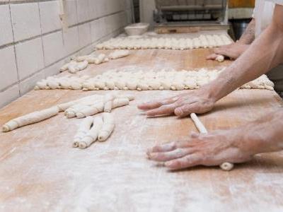 Brotbacken ist meisterliches Handwerk. Wer auf die regionalen Betriebe setzt, trägt entscheidend zur Nahversorgung bei.
