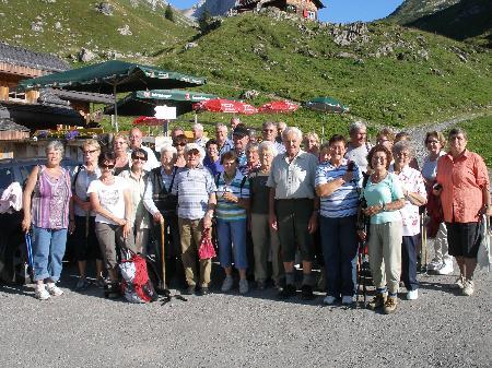 Die gesamte Gruppe in der Alpe Laguz
