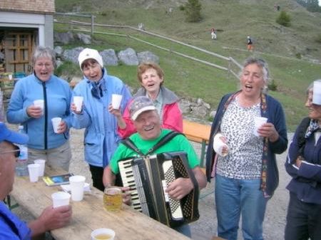 Ein Tolles Wanderprogramm bietet der Alpenverein Nenzing Ein Tolles Wanderprogramm bietet der Alpenverein Nenzing