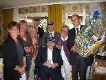 Ing. Josef Dworschak (102) im Kreise der Gratulanten.