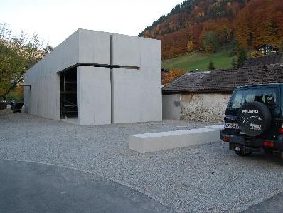 Pünktlich zu Allerheiligen wurde die neue Aufbahrungshalle fertig gestellt. Pünktlich zu Allerheiligen wurde die neue Aufbahrungshalle fertig gestellt.