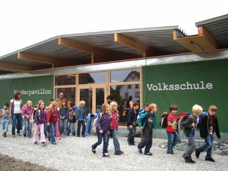 Raummangel im Kindergarten und der VS Lustenau-Rheindorf behoben.