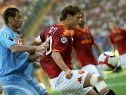 Roma-Kapitän Totti traf zweimal gegen Napoli Roma-Kapitän Totti traf zweimal gegen Napoli