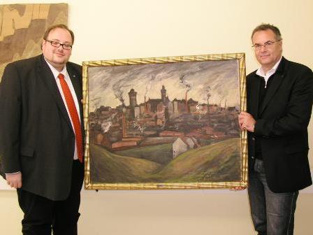 StR. Günter Linder (r.) überreichte das Gemälde offiziell an Sven Wiertz als Vertreter der Stadt Remscheid.