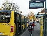 Bild: Die neue Dynamische Ankunfts-Anzeige am Sebastianplatz informiert die Fahrgäste Minutengenau. Bild: Die neue Dynamische Ankunfts-Anzeige am Sebastianplatz informiert die Fahrgäste Minutengenau.