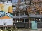 Ca. 10,7 Mill. Euro netto wurden für dieses Bauprojekt beim größten Schulkomplex im Land investiert hat, dafür gibt es ca 30% mehr an Raumfläche Ca. 10,7 Mill. Euro netto wurden für dieses Bauprojekt beim größten Schulkomplex im Land investiert hat, dafür gibt es ca 30% mehr an Raumfläche