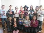 Die Kinder freuen sich schon sehr auf die Aufführung ihrer Weihnachtsspiele. Die Kinder freuen sich schon sehr auf die Aufführung ihrer Weihnachtsspiele.