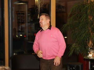 Dinser Manfred erzählte aus seiner Kindheit Dinser Manfred erzählte aus seiner Kindheit