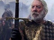 Donald Sutherland in "Die Säulen der Erde" Donald Sutherland in "Die Säulen der Erde"