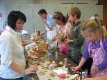 Gemeinsam ein Lebkuchenhaus backen Gemeinsam ein Lebkuchenhaus backen