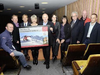 Ilga Sausgruber mit ihrem gesamten Netz für Kinder Team Ilga Sausgruber mit ihrem gesamten Netz für Kinder Team