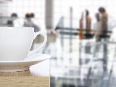 Kaffebetrieb und Mittagstisch bietet das aks an. Kaffebetrieb und Mittagstisch bietet das aks an.