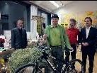 den Hauptpreis, das rassiges Mountainbike wurde gestiftet von Dallmayr Kaffee, gewann Bernhard Gstach den Hauptpreis, das rassiges Mountainbike wurde gestiftet von Dallmayr Kaffee, gewann Bernhard Gstach