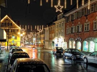 Weihnachtliche Marktstraße in Hohenems: 2010 wird intensiv über die Zukunft nachgedacht.