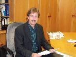 Bürgermeister Fritz Maierhofer machte die Gemeindemandatare mit den Änderungen des Pachtvertrages vertraut. Bürgermeister Fritz Maierhofer machte die Gemeindemandatare mit den Änderungen des Pachtvertrages vertraut.