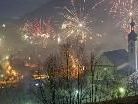 Das Jahr 2010 hat in Tschagguns und Schruns farbenfroh, aber auch extrem laut begonnen. Das Jahr 2010 hat in Tschagguns und Schruns farbenfroh, aber auch extrem laut begonnen.