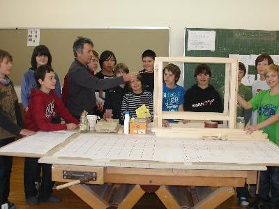 Ein Tisch-Unikat aus Schülerhand Ein Tisch-Unikat aus Schülerhand