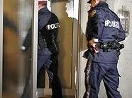Polizisten am Ort des Geschehens in Wien-Brigittenau