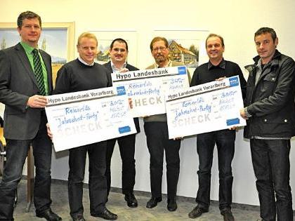 Über 9000 Euro Spende für die Bürgermeister der Rheindelta-Gemeinden.