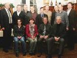 Die Bürgermeister der Regio Vorderland, der jetzt mit Feldkirch 13 Gemeinden angehören. Stehend v.l.: Thomas Pinter (Meiningen), Karl Wutschitz (Sulz), Werner Müller (Klaus), Harald Nesensohn (Laterns), Martin Summer (Rankweil), Helmut Lampert (Göfis), DI Norbert Mähr (Röthis), Reinhard Nachbaur (Fraxern), Rainer Duelli (Übersaxen). Sitzend v.l.: Katharina Matt (Geschäftsstelle), Mechthild Bawart (Weiler), Obmann Josef Mathis (Zwischenwasser), Wilfried Berchtold (Feldkirch). Nicht auf dem Foto: Philibert Ellensohn (Viktorsberg) Die Bürgermeister der Regio Vorderland, der jetzt mit Feldkirch 13 Gemeinden angehören. Stehend v.l.: Thomas Pinter (Meiningen), Karl Wutschitz (Sulz), Werner Müller (Klaus), Harald Nesensohn (Laterns), Martin Summer (Rankweil), Helmut Lampert (Göfis), DI Norbert Mähr (Röthis), Reinhard Nachbaur (Fraxern), Rainer Duelli (Übersaxen). Sitzend v.l.: Katharina Matt (Geschäftsstelle), Mechthild Bawart (Weiler), Obmann Josef Mathis (Zwischenwasser), Wilfried Berchtold (Feldkirch). Nicht auf dem Foto: Philibert Ellensohn (Viktorsberg)