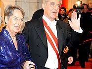 Opernball: BP Heinz Fischer mit Ehefrau Margit am Red Carpet Opernball: BP Heinz Fischer mit Ehefrau Margit am Red Carpet