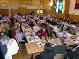 Viele interessierte Vereinsmitglieder im vollbesetzten Vereinshaus Viele interessierte Vereinsmitglieder im vollbesetzten Vereinshaus